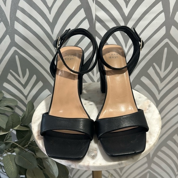 A New Day square heeled sandals. - Picture 1 of 12